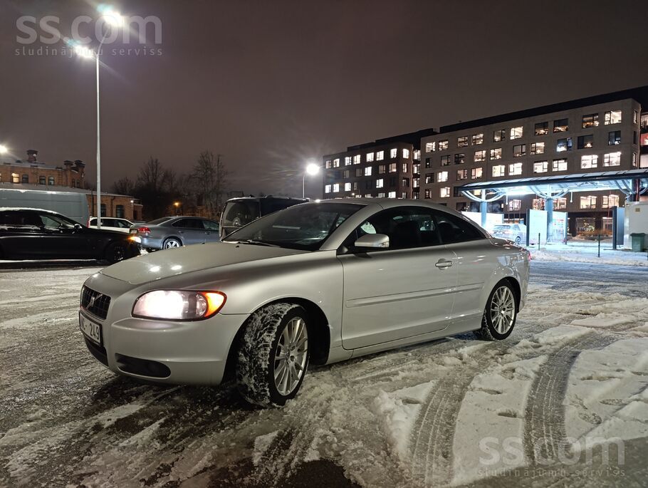Tirgoju Volvo C70 kabrioletu. Ir dažas lietas, kuras vajag saremontēt, tāpēc