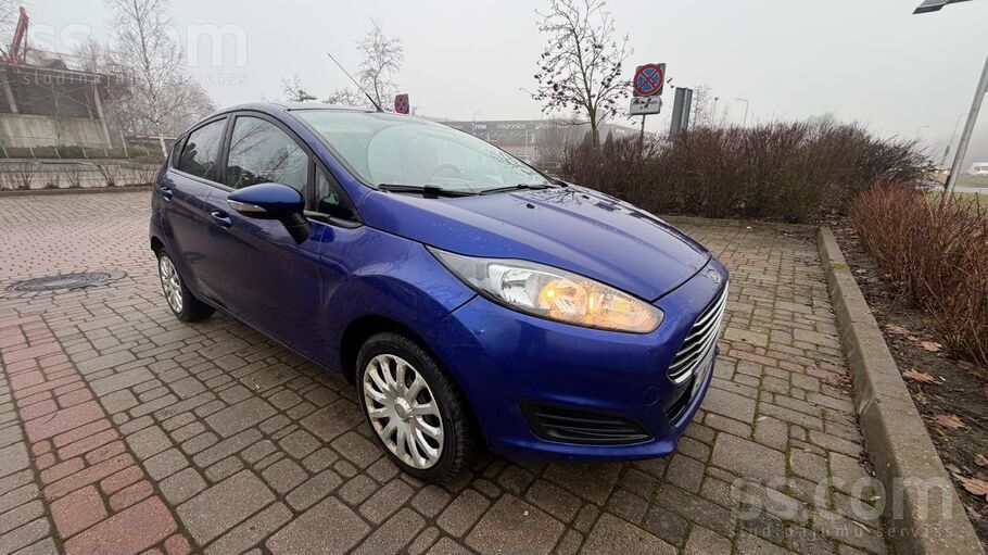 Ford Fiesta 2016 1, 0 benzīns, automāts, ziemas un vasaras riepas

auto pi