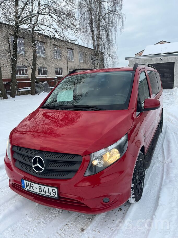 Mercedes Automašīna jauna iegādāta mercedes salonā, esmu vi