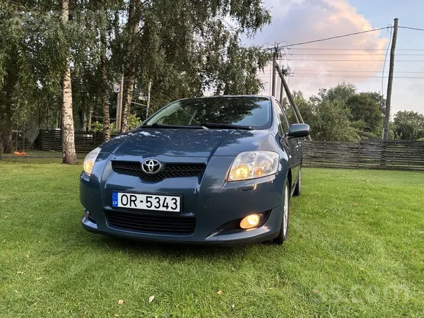 Toyota Auris - 1
