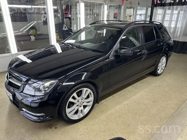 Pārdod Obsidian Black Mercedes-Benz C-Class (W204) Universal 2012g. 

Tikk