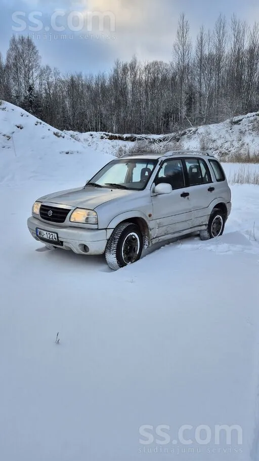 Suzuki Pārdod 4x4 suzuki grand vitara (blusa) 2.0i benzīn