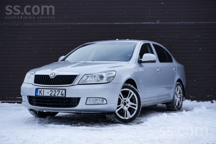 Skoda Octavia 2012. gada 2.0 dīzelis ar automātisko transmisiju.
Vidējās