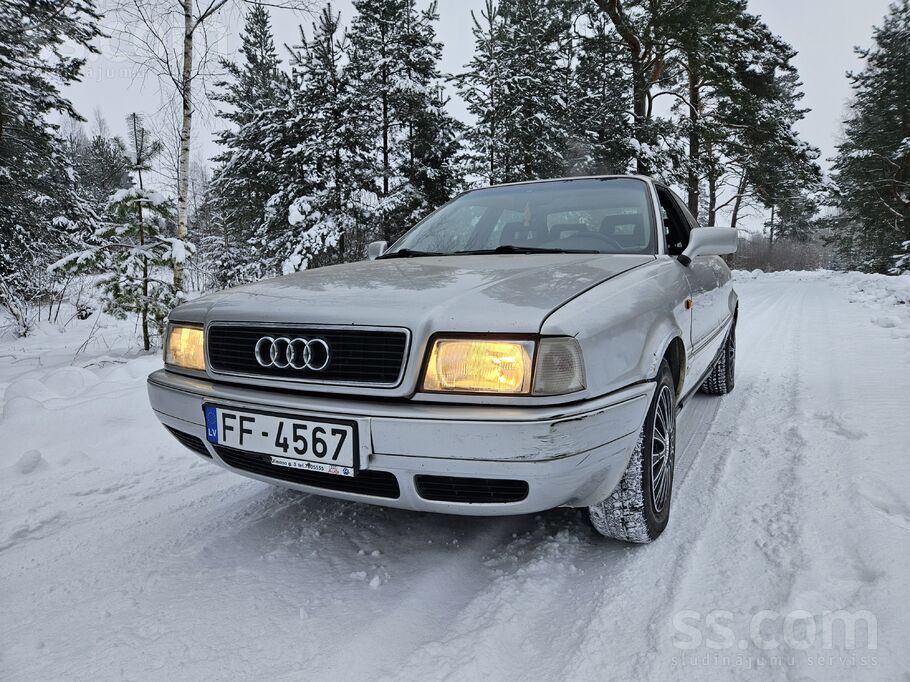 Labā kārtībā Audi 80 B4 1.9 TD. Stāv garāžā.