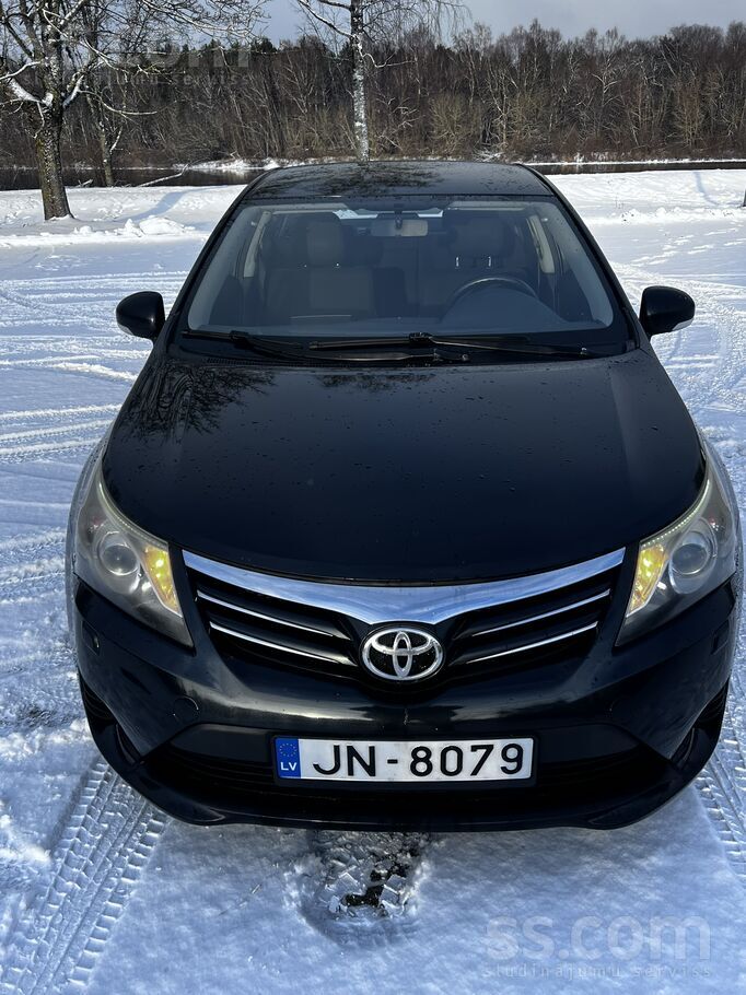 Pārdošanā 2014. gada Toyota Avensis 2, 0 dīzelis ar vidējo patēriņu 6, 3 l/1
