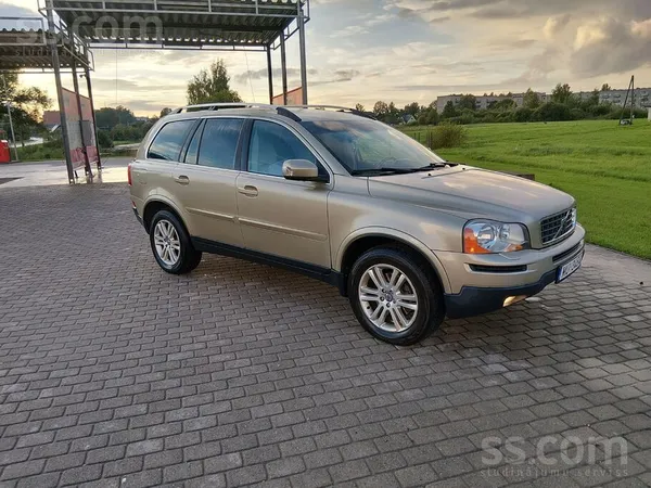 Volvo XC 90 - 1