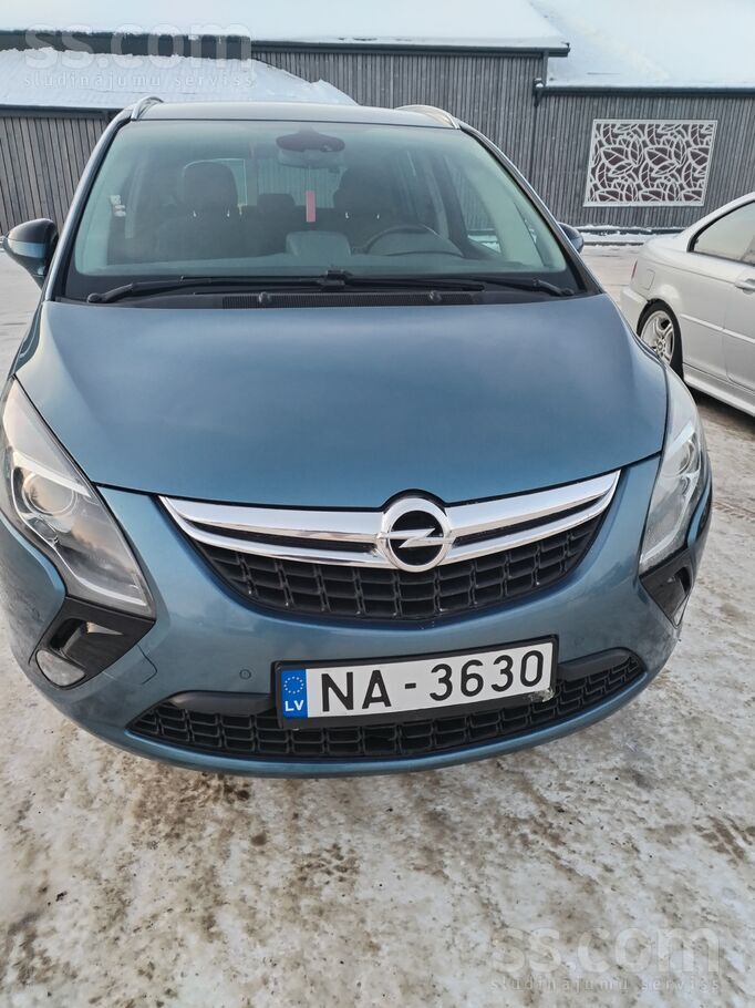 Opel Zafira Tourer ar dīzeļa dzinēju 1.6 l, 100 kW. Nesen nomainītas kvēlsve