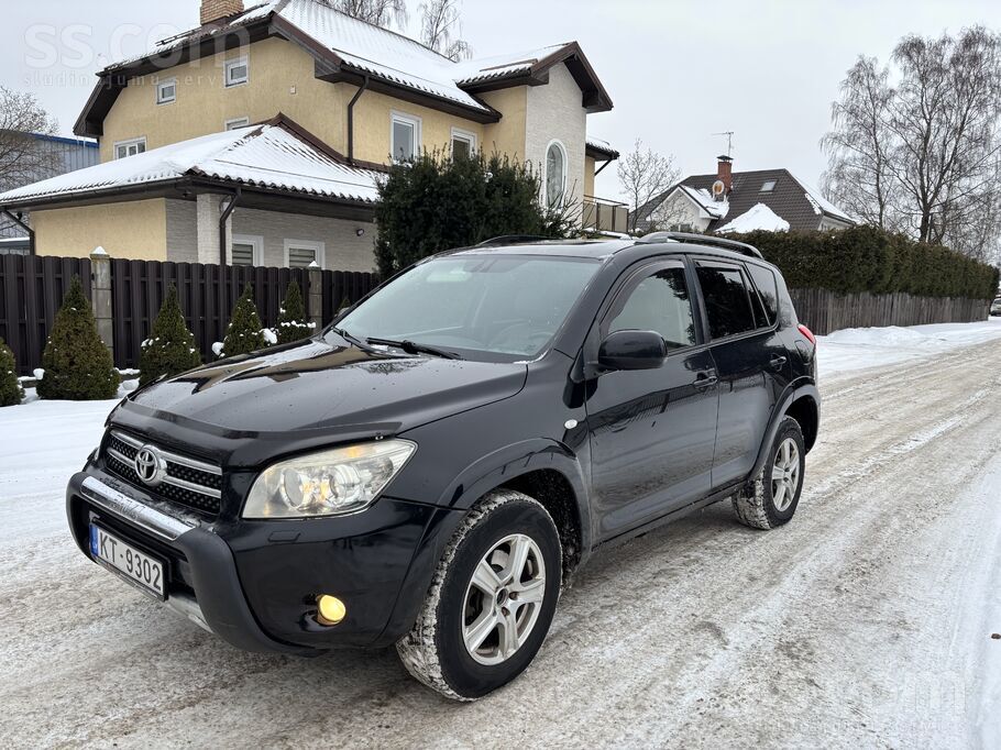 Продаю машину в хорошем состояний, с новым техосмотром, машина вложение не т