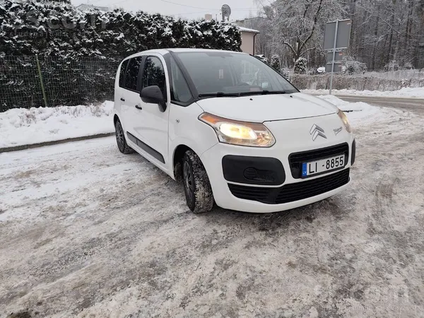 Citroen Pārdod ekonomisku un uzticamu auto. Jauna tehniskā