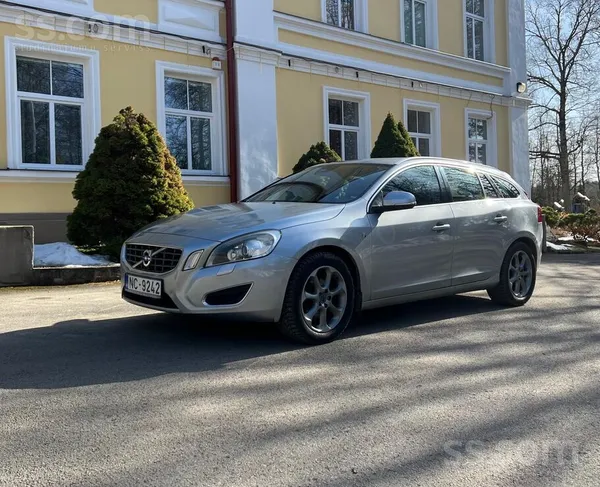 Volvo Tiek pārdots ekonomisks Volvo V60 universālis ar 2