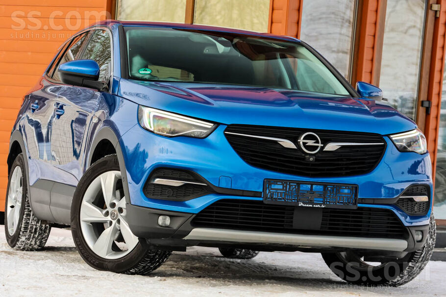 Opel Grandland X Executive. Divtoņu pusādas salons ar s
