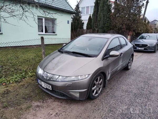 Honda Pārdod Honda Civic 2008 ar mazu izsekojamu nobrauk