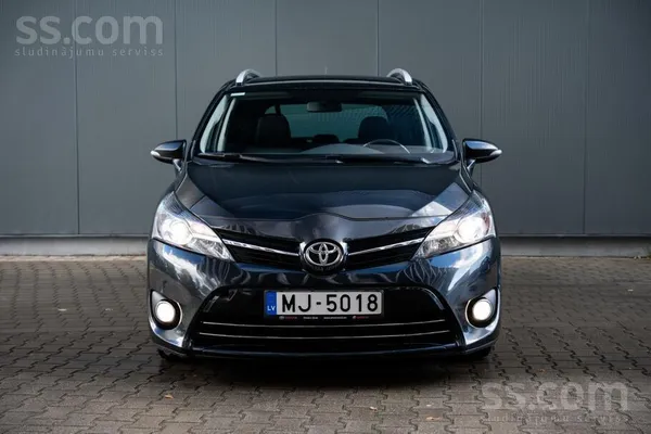 Toyota Pārdodu uzticamu un koptu Toyota Verso (2014) liel