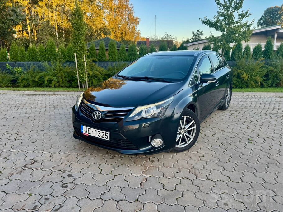 Toyota Pārdodu Toyota Avensis 2013 g. 2.2 Dīzelis Automāt