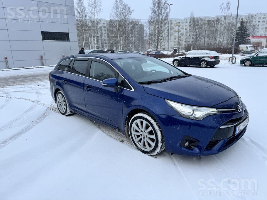 Pārdodu Toyota Avensis 1.6 dizelis, 82 kW, ar manuālo ātrumkārbu, 2016 gada.