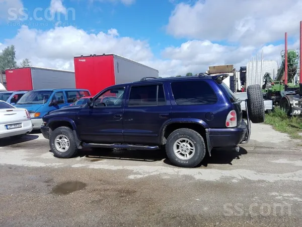 Dodge Auto pēc kuzava remonta-pārmetināti sliekšņi no ve