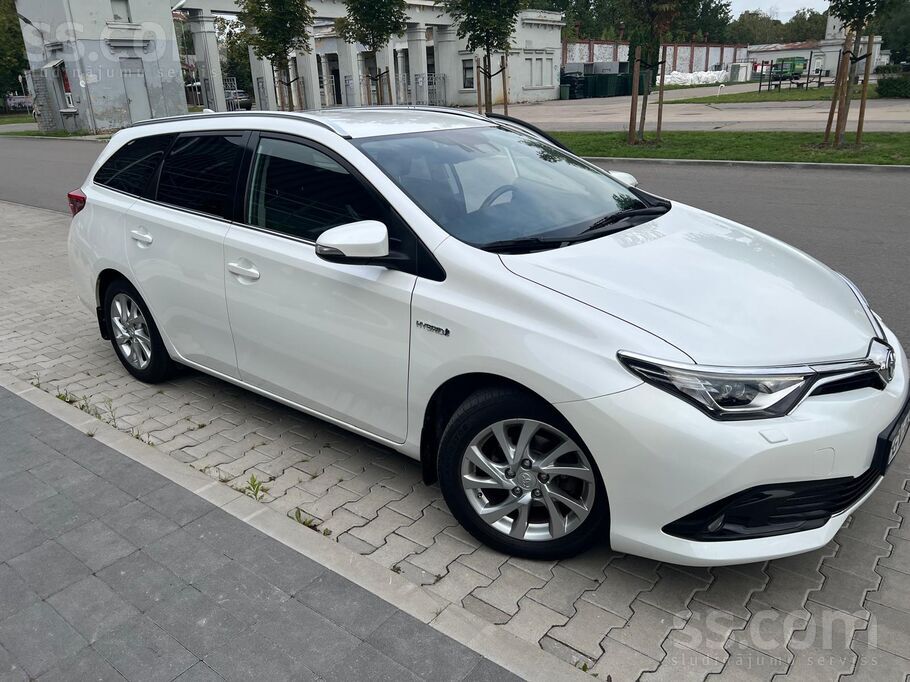 Toyota Toyota Auris TS, komplectācija - Active Plus. 