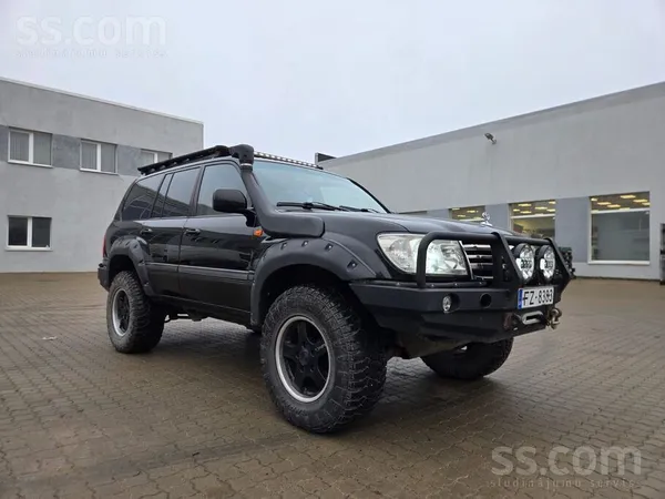 Toyota Pārdod Landcruiser 100. automāts 4, 2d