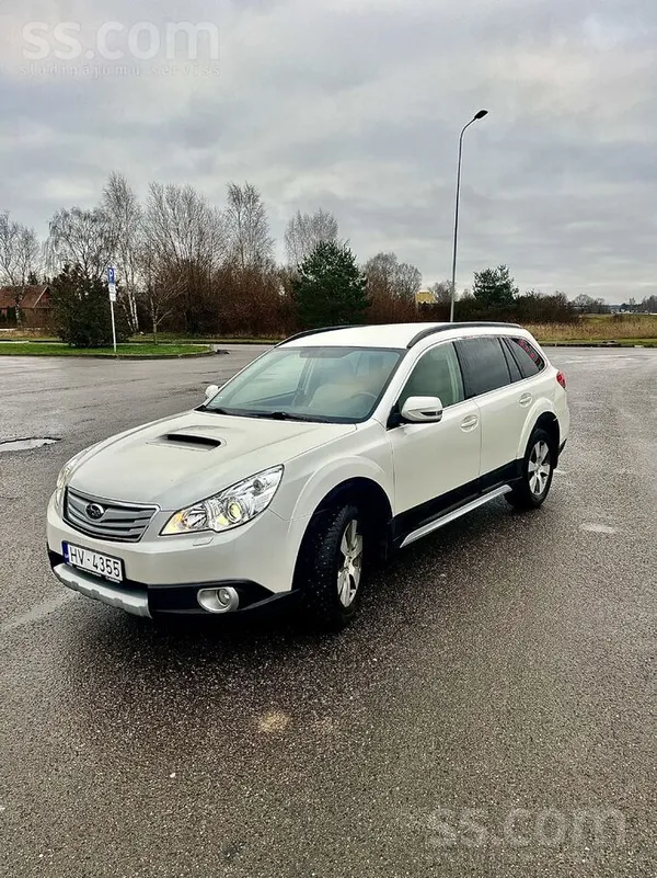 Subaru Pārdodu labu un ļoti glītu Subaru Outback. Kalpoji