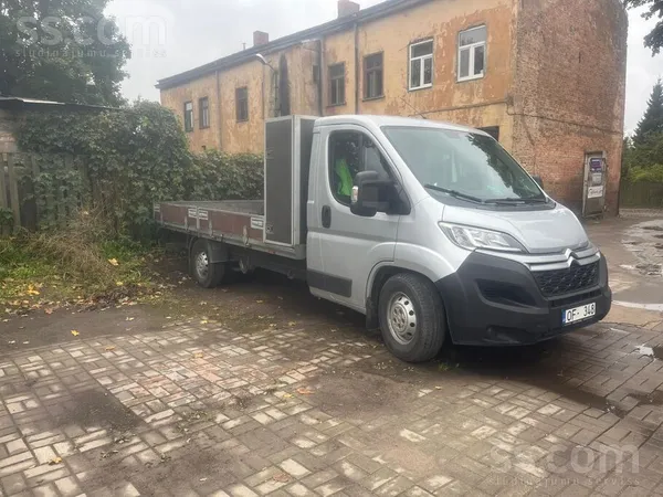 Citroen SIA pārdod kravinieku. Borti pilnībā atverami / no