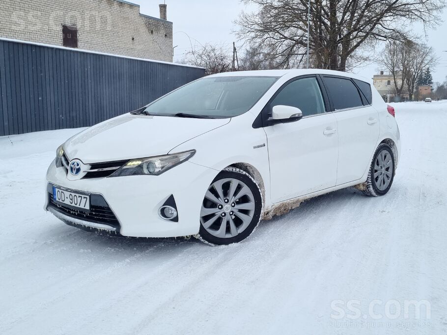 Toyota Toyota Auris Hybrid Automāts, teicamā tehniskā un 
