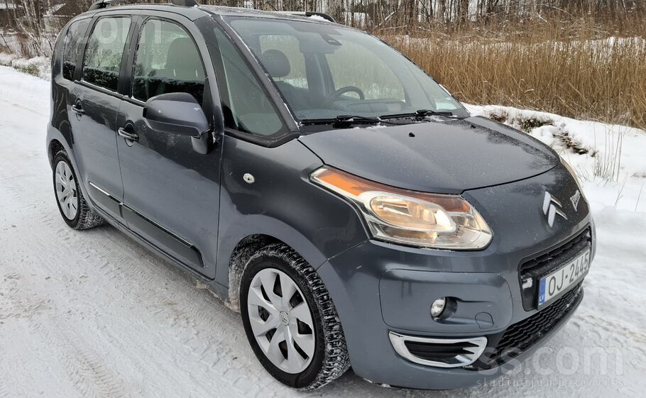 Mašīna ļoti labā stāvoklī, tikko no Vācijas, bez jebkādas rūsas, ļoti akkurā