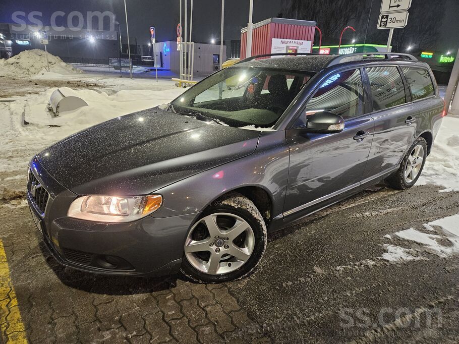 Volvo Auto labā tehniskā un vizuālā stāvoklī. Manuālā 6 