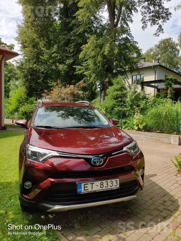 Toyota Продаётся Toyota Rav4 Hybrid 2016 года. Надёжный и