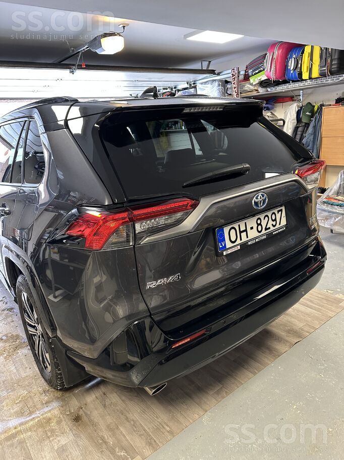Toyota Продаю Toyota Rav4 Plug-in Hybrid в отличном состо