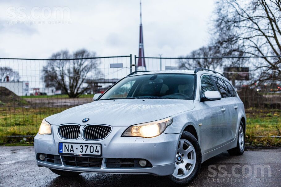 BMW BMW 525d ar 2.5 litru dīzeļdzinēju un manuālo ātru