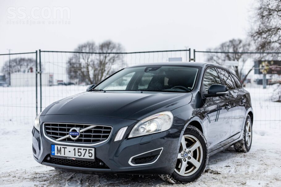 Volvo Volvo V60 ar 2.0 dīzeļdzinēju un automātisko ātrum