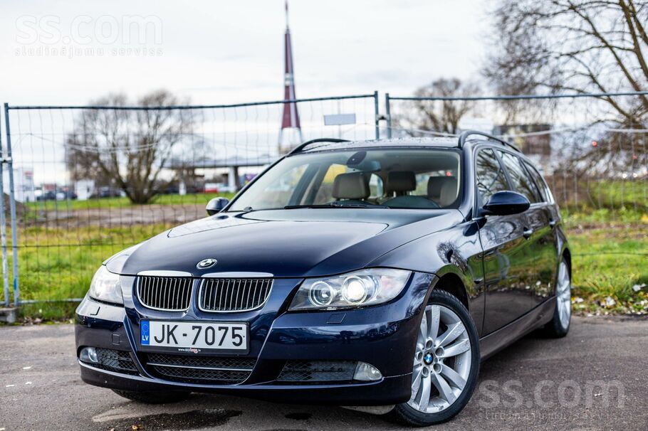 BMW BMW 330d ar 3.0 litru dīzeļdzinēju un automātisko 