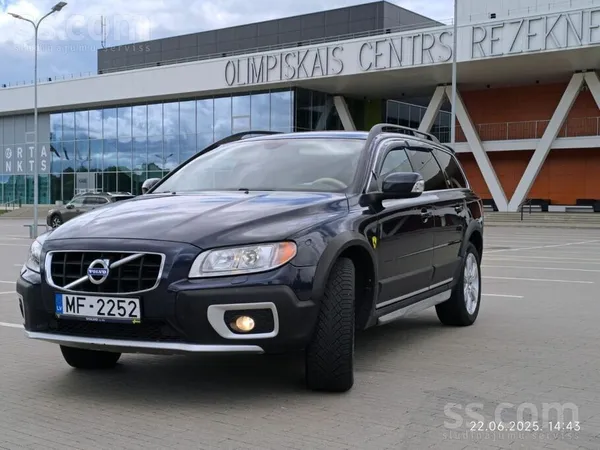 Volvo Volvo Xc70 Awd ar 2.4 litru dīzeļdzinēju un automā