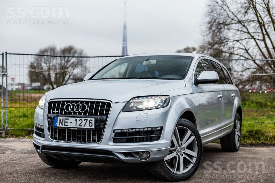 Audi Audi Q7 ar 3.0 Tdi dīzeļdzinēju un automātisko ātr