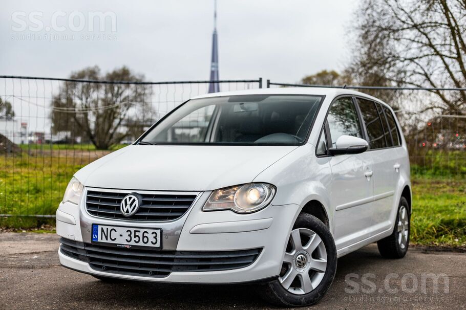 Volkswagen VW Touran ar 1.9 Tdi dīzeļdzinēju un automātisko ā