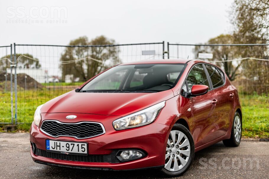 Kia Cee D ar 1.4 litru dīzeļdzinēju un manuālo ātrumkārbu.
Komfortabls, ek
