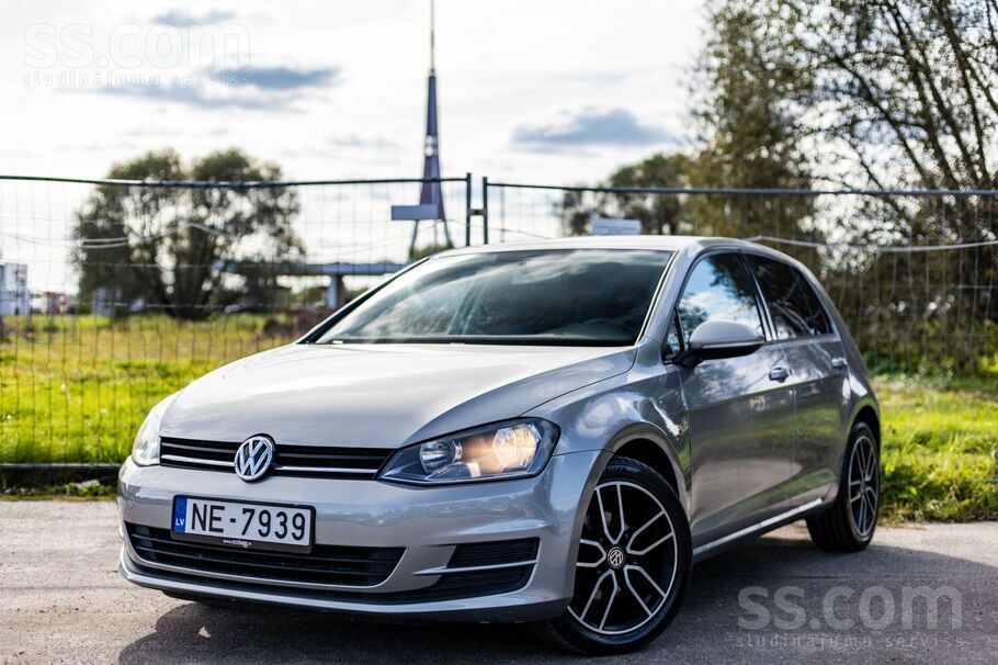 Volkswagen VW Golf ar 1.2 litru benzīndzinēju un manuālo ātru
