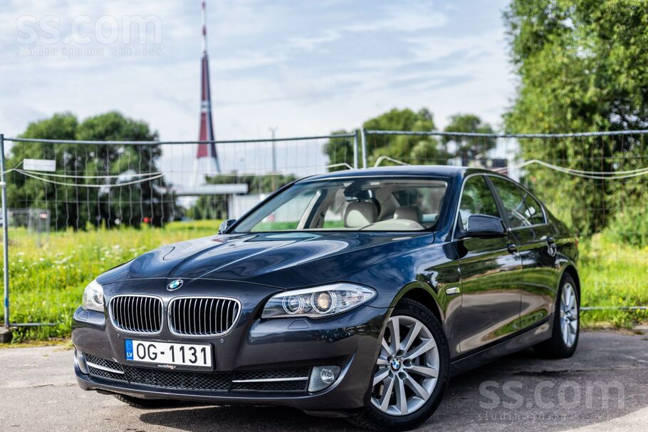 BMW Tikko no Nīderlandes BMW 523 ar 3.0 litru benzīndz