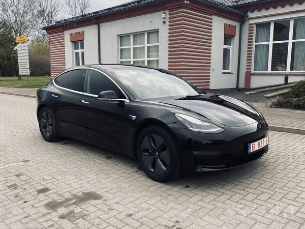 Tesla Model 3 Dual Motor Long Range 340/kw

– Premium audio sistēma
- Aktīvā kruī