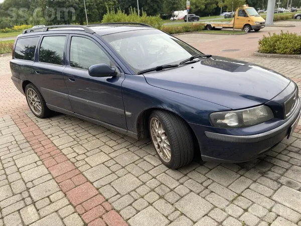 Volvo V70 - 1