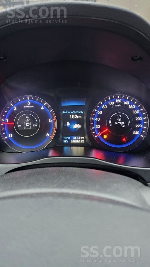 Hyundai Pārdodu uzturētu un koptu Hyundai i40.