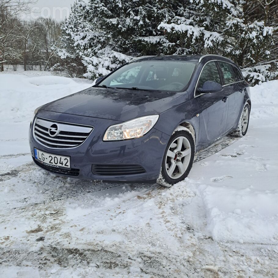 Opel Labā tehniskā stāvokli, veiktas apkopes un uzstādi