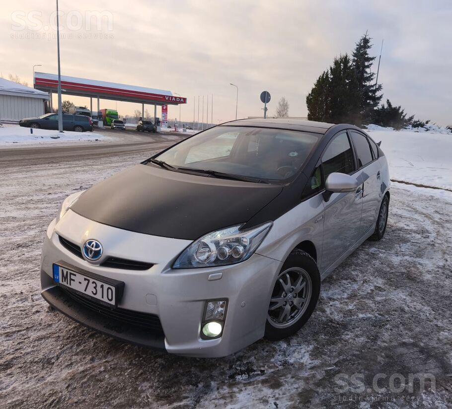 Toyota Automašīna ir ideālā tehniskā stāvoklī, tajā ir ie