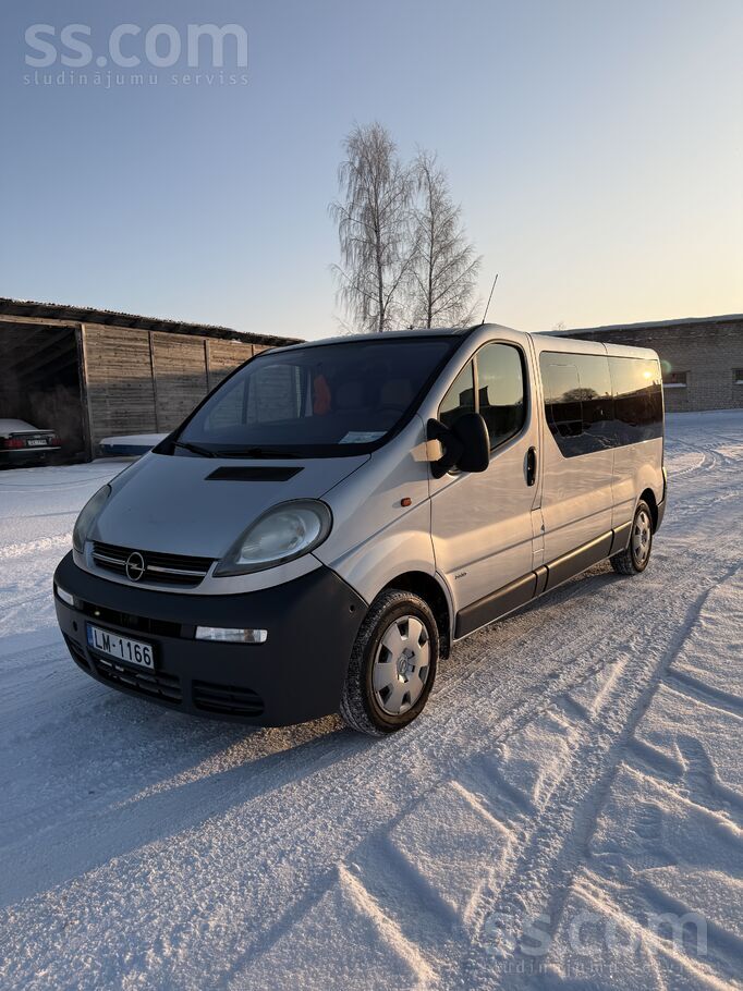 Opel Opel vivaro 1.9 cdti garā bāze