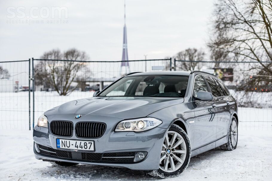 BMW BMW 530d ar 3.0 litru dīzeļdzinēju un automātisko 