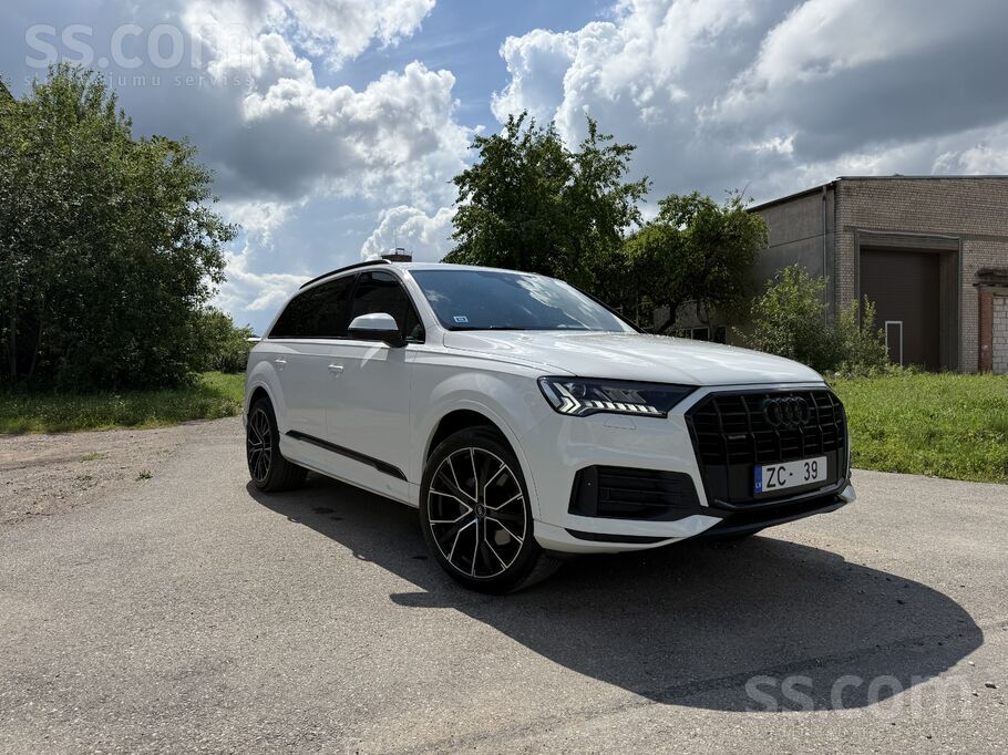Audi Q7 3.0 Tdi 210kw/286zs Quattro.
Melnā apdares paka.
Melnie griesti.