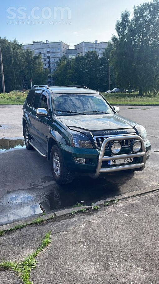 Tirgojās Land Cruiser labā tehniskā un viaūāli stāvoklī, atbilstoši savam ga