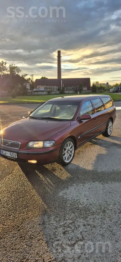 Volvo V70 - 1