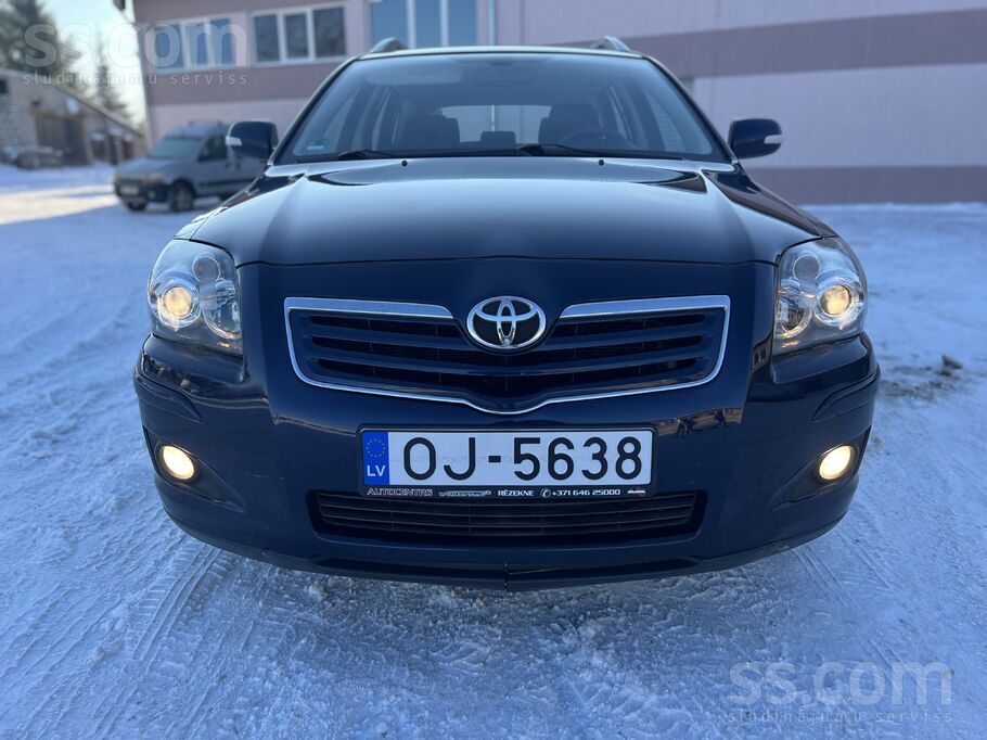 Toyota Только из Голандии хорошее состояние новый техосмо