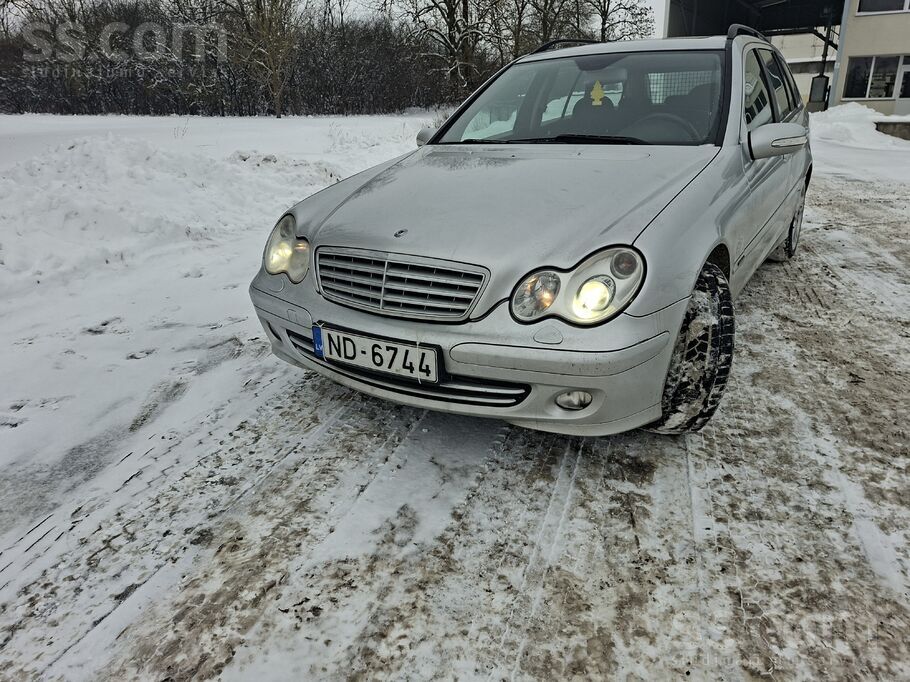 Mercedes Pārdodu ļoti labu mersīti feislift modelis bez rūs